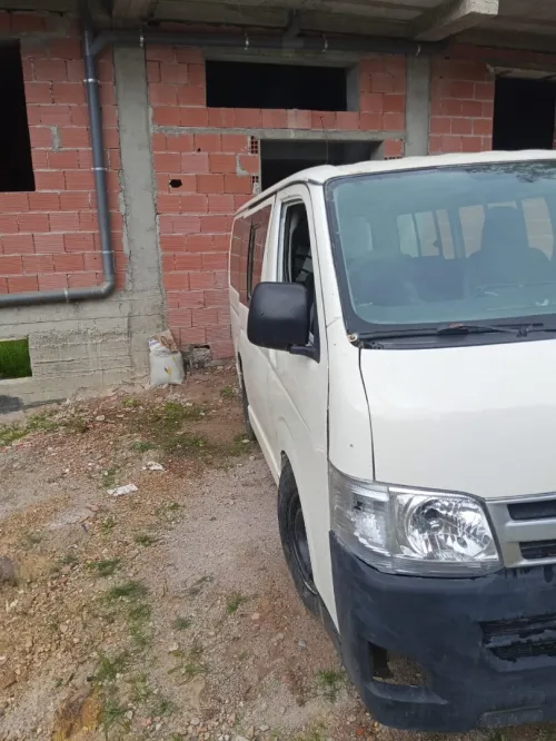 Toyota hiace 2011