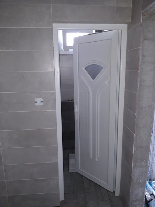 Porte en pvc pour chambres et sanitaires