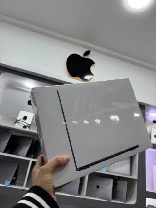 MacBook Air m2 8/512