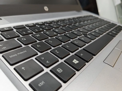 HP elitebook 840g4/ i5-7eme/8/256