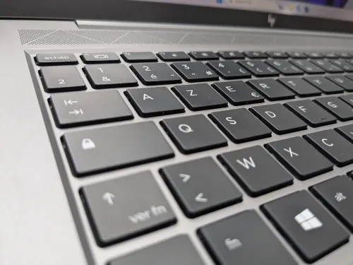 HP ZBOOK FIREFLY 15G7 i7-10eme/16gb /1tb ssd /T550 4g vram