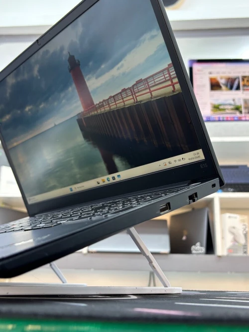 LENOVO THINKPAD E15