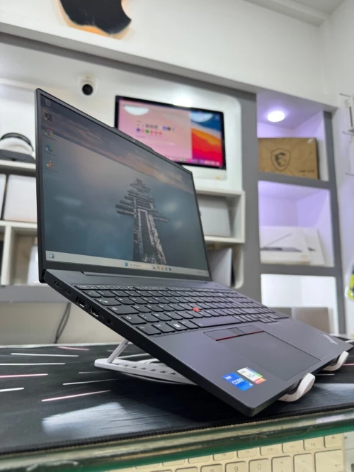 LENOVO THINKPAD E16