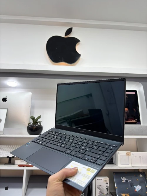 ASUS ZENBOOK 13 OLED