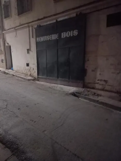 Porte en fer dure 4m de longue et 3m70 