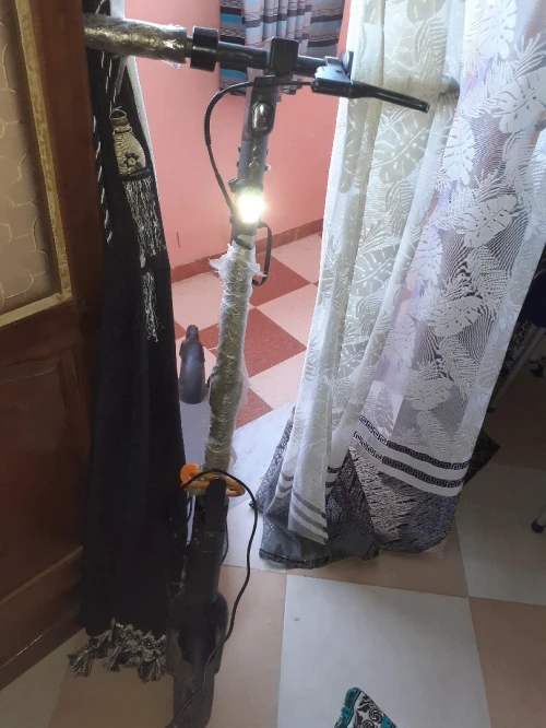 للبيع Trottinette Électrique Ninebot G30 Max بحالة ممتازة