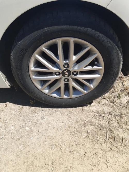 VEND PNEU 185/65R15 - 88H