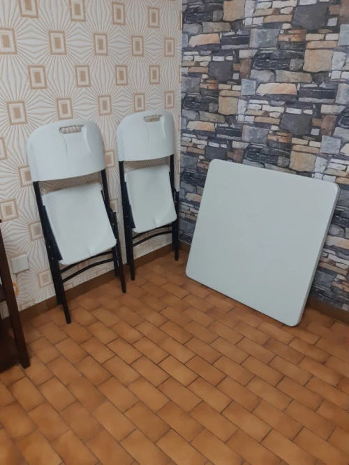 Vend table pliante de cuisine