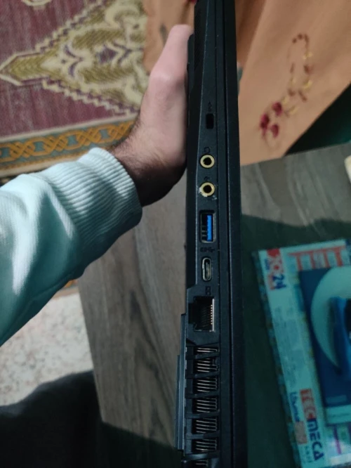 MSI I7 10TH 16 GB 1000 GB SSD GTX 1650 4GB FHD 17"