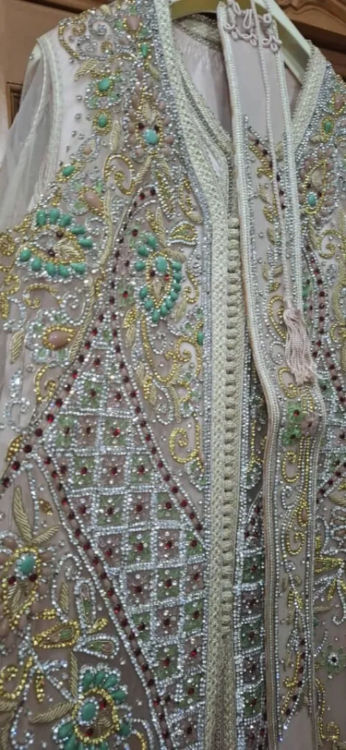 Caftan simple et caftan royal