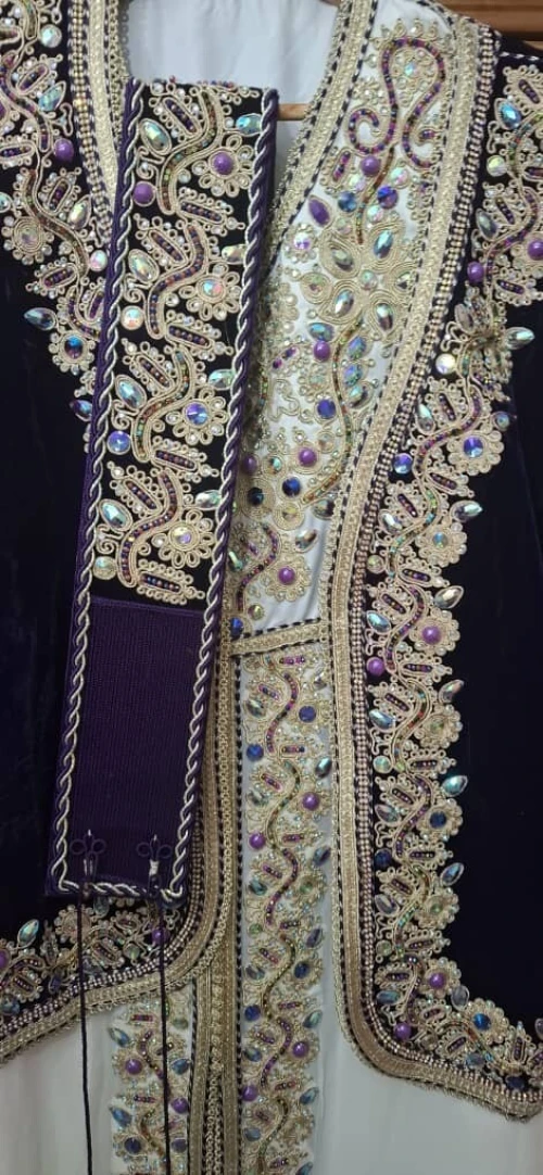 Caftan simple et caftan royal