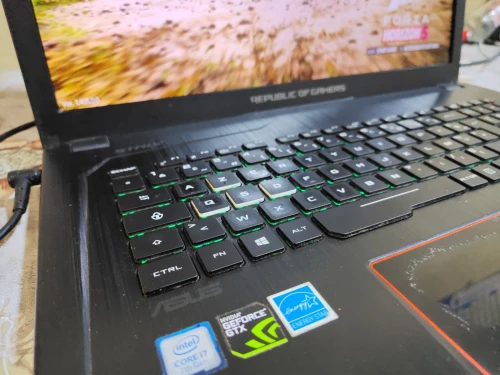Asus ROG Strix GL753VD (17.3") | i7-7700HQ | 16GB RAM | GTX 1050 4GB
