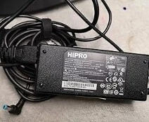 LOT DE CHARGEURS POUR LAPTOPS