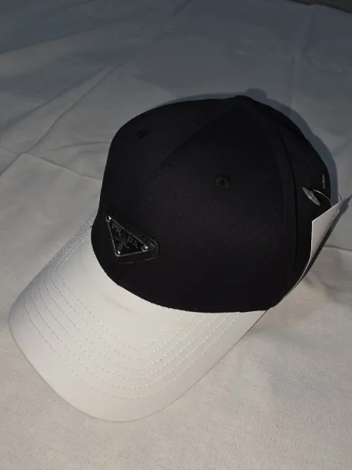 Casquette prada