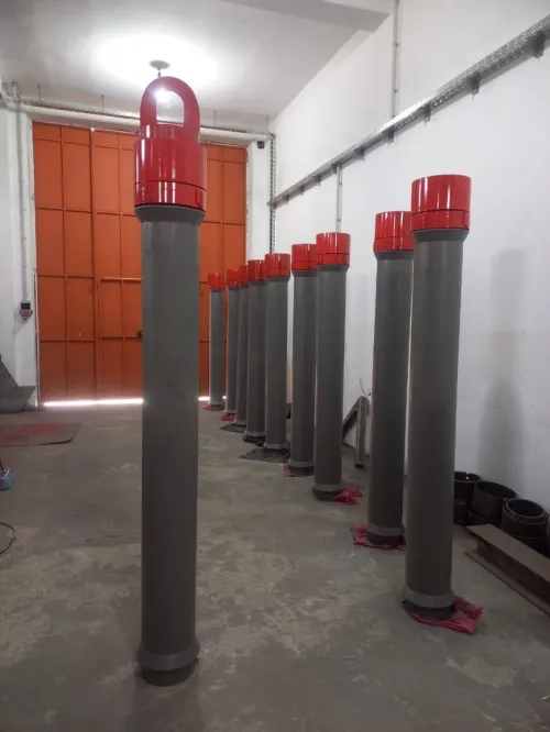 Kit d'outillage pour coulage de pieux -  tubes plongeurs