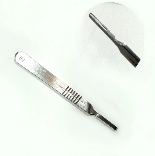 BOITE DE CHIRURGIE 13 ELEMENTS