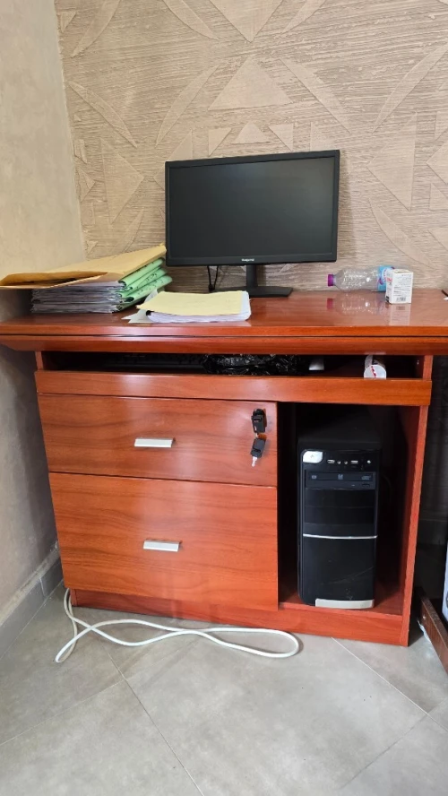 Bureau 5 piéces avec salon 3 piéces
