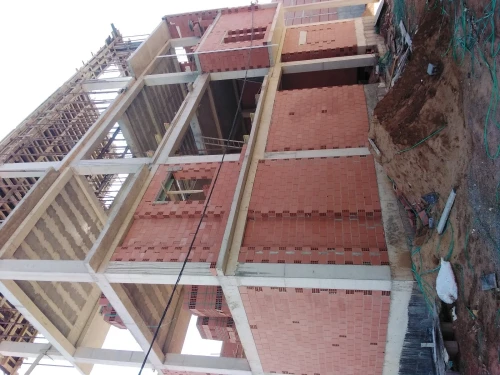 Entreprise de construction et de réalisation مقاول بناء