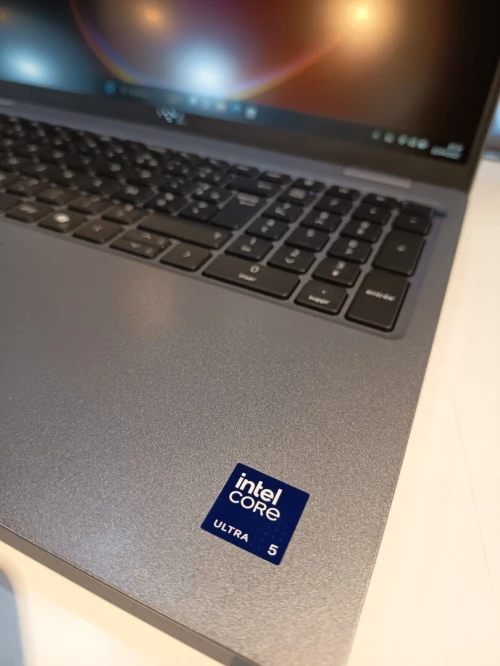 DELL Latitude 5550 Ultra 5 135U 16GB DDR5 512SSD Gen4 AZERTY