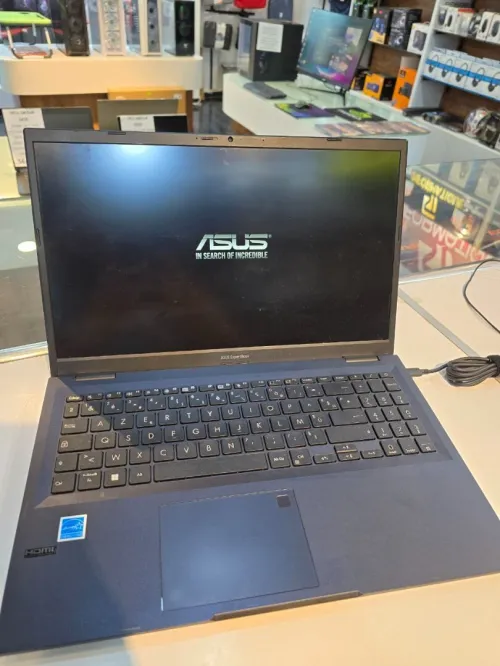 Asus EXPERTBOOK B1502 i3 12th 8GB 256SSD 15FHD