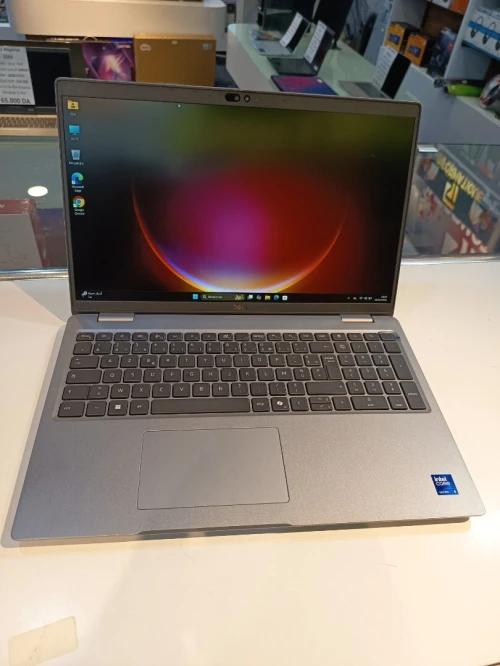 DELL Latitude 5550 Ultra 5 135U 16GB DDR5 512SSD Gen4 AZERTY