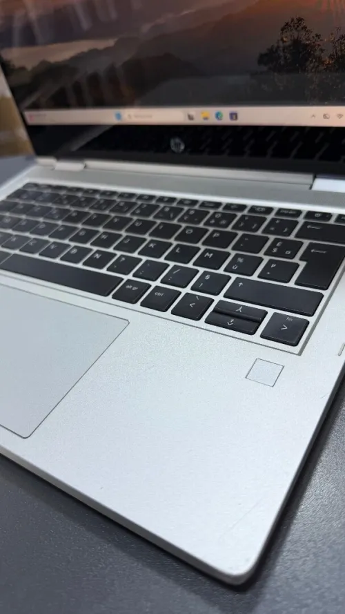 HP PROBOOK 435 G10 2in1 > RYZEN 5 7530U 2.0GHZ up to 4.5ghz RAM 8GB DDR4 DISK 256GB SSD nvme AMD RADEON TM GRAPHICS ECRAN 13.3P FHD TACTILE