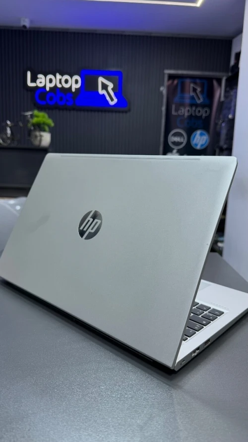 HP PROBOOK 640 G8 INTEL I5-1145G7 2.6GHZ up to 4.4ghz RAM 16GB DDR4 DISK 256GB SSD nvme INTEL IRIS XE GRAPHICS ECRAN 14P FHD