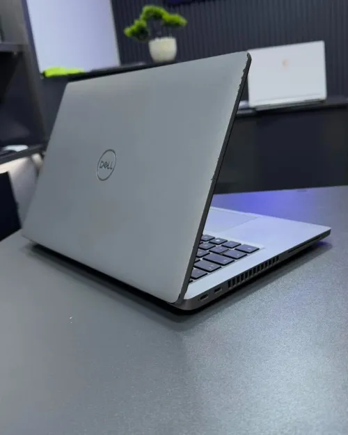 DELL LATITUDE 5420  i5 1135G7 2.40GHZ 8Gb DDR4 256gb SSD INTEL IRIS XE GRAPHICS ECRAN 14p  FHD   