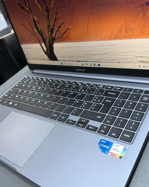 SAMSUNG GALAXY BOOK 4 i5-1335U 1.30 Ghz 8Gb DDR4 256Gb SSD INTEL IRIS XE GRAPHICS 15.6 FHD