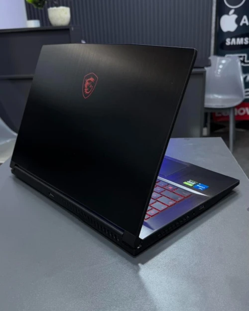 MSI GF 63 i5-11400H 2,70GHZ 8Gb 512gb INTEL UHD GRAPHICS NVIDIA GEFORCE RTX 3050 4GB 15.6 FHD 144HZ