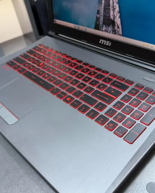 MSI GV 62 i5-8300H 2.30GHZ 8 Gb DDR4 512gb SSD NVIDIA GEFORCE GTX 1060 ECRAN 15.6 FHD