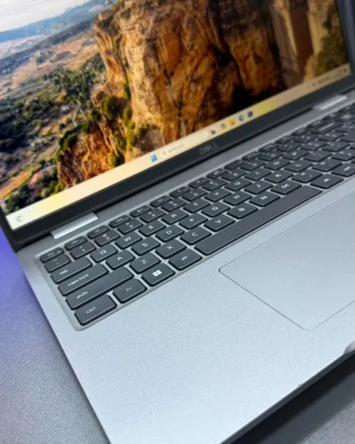 DELL LATITUDE 5540 i7-1365U 16Gb DDR4  512gb SSD INTEL IRIS XE   GRAPHICS 15.6 FHD