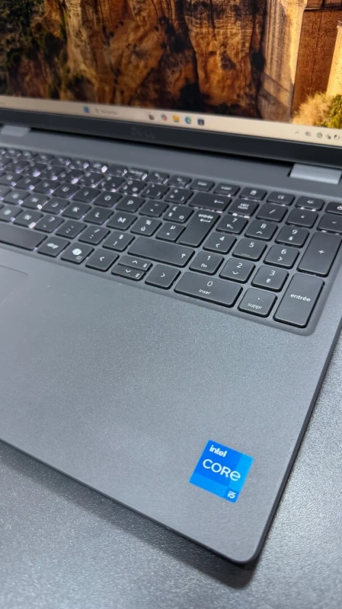 DELL LATITUDE 3550 INTEL I5-1335U (13em) 1.30GHZ 8GB DDR4 512GB SSD INTEL UHD GRAPHICS15.6P FHD
