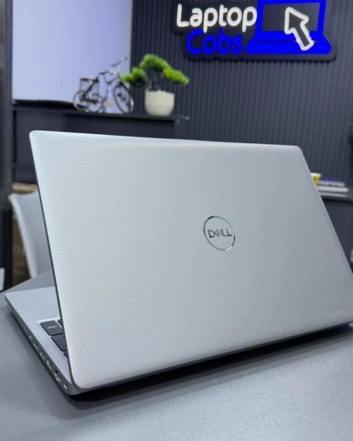 DELL LATITUDE 5540  INTEL i5-1345U RAM 16GB DDR4 5256B SSD nvme INTEL IRIS XE  GRAPHICS  ECRAN 15.6-INCH FHD