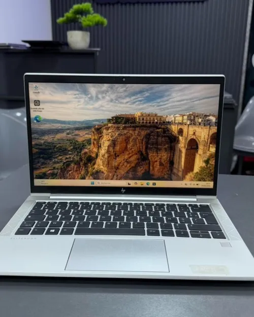 HP ELITEBOOK 835 G8 RYZEN 5 PRO 5650U 16g ram 256ssd nvme 13.3" FHD