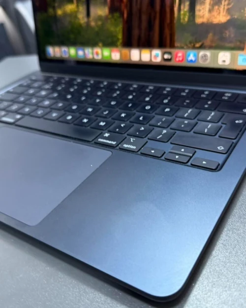 MACBOOK AIR M2 2022 CPU : M2  RAM  24Gb DISK  1000Gb  SSD ECRAN 13 BATTERIE : cycle 145 95%