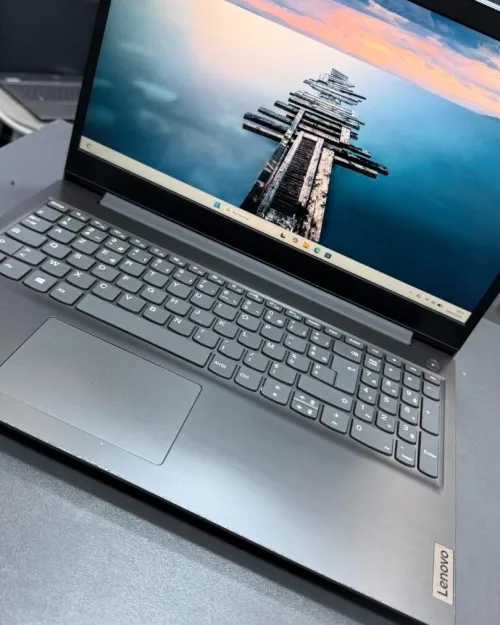 LENOVO V15 INTEL I5-10210U 8g ram 256ssd nvme 15.6FHD