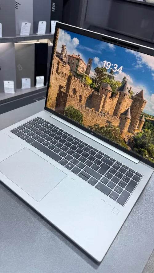 Hp ELITEBOOK 865 G11 RYZEN 5 8540U 3.20GHZ 16GB DDR5 512Gb SSD nvme RADEON GRAPHICS 740M 16p WUXGA