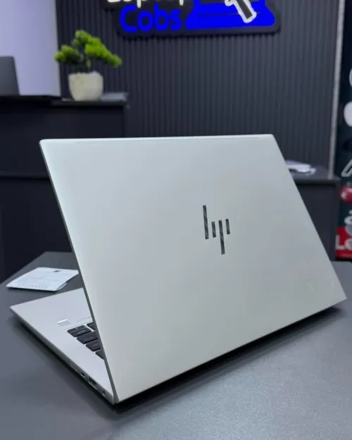 HP ELITEBOOK 845 G11 RYZEN 5 PRO 8540U 3.2GHz 16Gb DDR5 256Gb SSD RADEON graphics 740M ECRAN 14 FHD