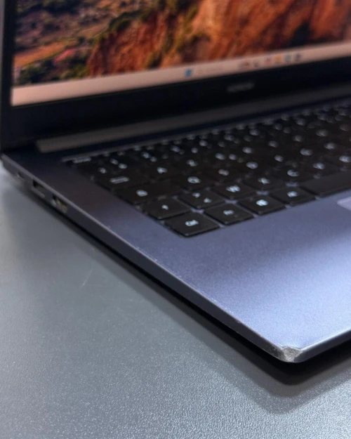 HONOR MAGICBOOK 14 INTEL i7-1165G7 2.8GHZ up to 4.7GHZ 16GB DDR4 512GB SSD NVME INTEL IRIS XE GRAPHICS ECRAN 14- INCH FHD  PLUS