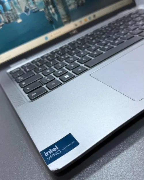 DELL LATITUDE 7450 ULTRA 7 165U 32Gb DDR5 512gb SSD INTEL R GRAPHICS ECRAN 14  FHD  LED