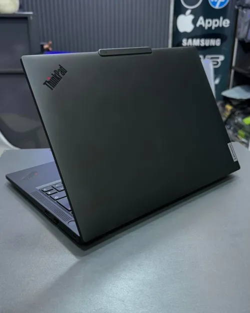 LENOVO THINKPAD T14 RYZEN 5 PRO 8540U 32GB DDR5 512GB SSD AMD RADEON 740M GRAPHICS 14P FHD+