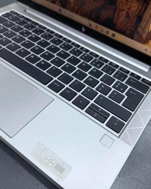 HP ELITEBOOK 835 G8 RYZEN 5 PRO 5650U 16g ram 256ssd nvme 13.3" FHD