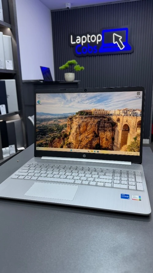 HP LAPTOP 15s INTEL I5-1235U 12eme 16GB DDR4 512GB SSD INTEL IRIS XE GRAPHICS 15.6P FHD