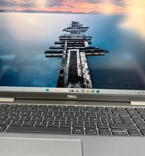 DELL LATITUDE 5520 INTEL i5 1145G7 2.61GHz UP TO 4.40GHz 16GB DDR4 512 SSD NVME INTEL IRIS XE GRAPHICS ECRAN 15.6 INCH FHD