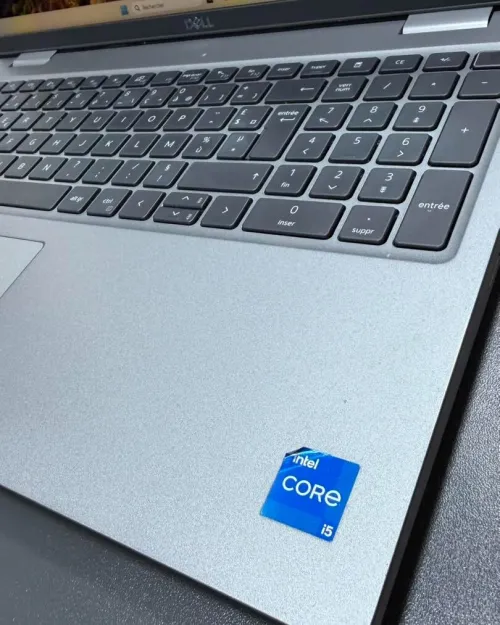 DELL LATITUDE 5350  INTEL i5-1235U 1.30GHZ 8GB DDR4 256Gb  SSD  INTEL R HD GRAPHICS  ECRAN 15.6 FHD