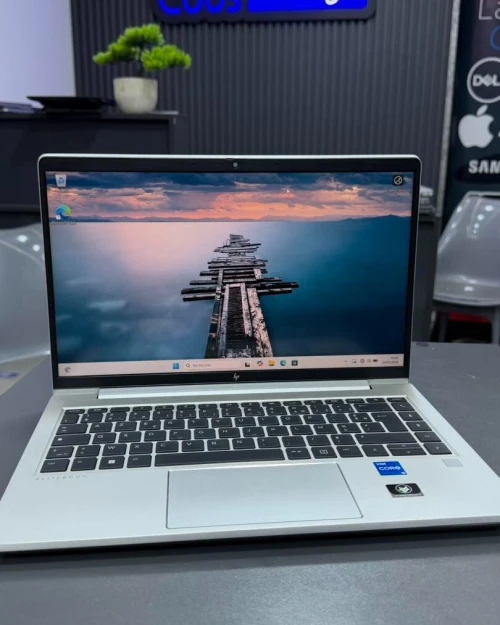 HP ELITEBOOK 640 G8 I5-1245U 16g ram 256 ssd nvme 14" FHD