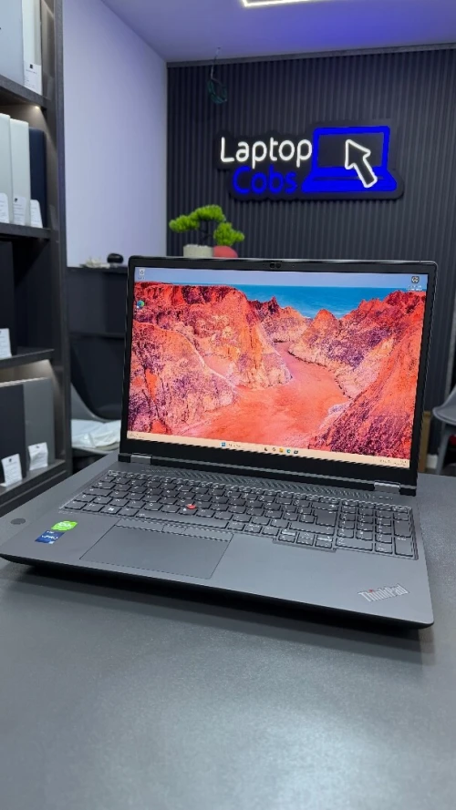 Lenovo THINkPAD p16 gen 2 station i7 13850HX 5.30GHZ RAM 64GB DR5 2TO SSD RTX 3500 ADA 12GB 165HZ