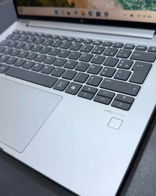 HP ELITEBOOK 645 G11 RYZEN 5 7350U 2.90 GHZ 16Gb DDR4 512gb SSD AMD RADEON GRAPHICS ECRAN 14P FHD  