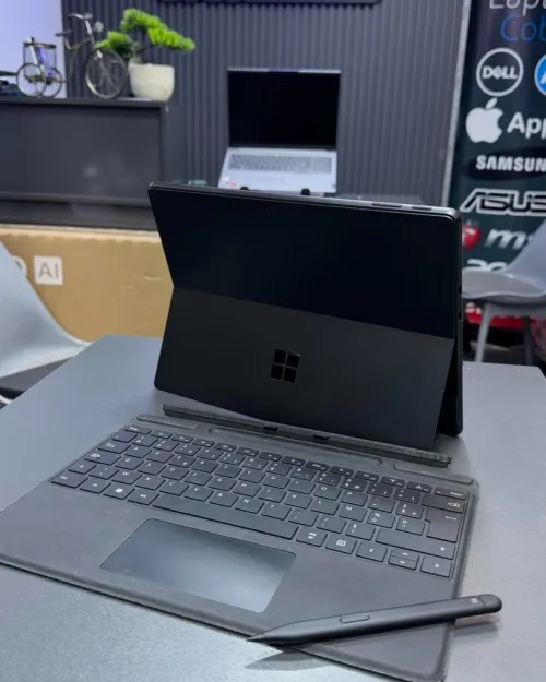 SURFACE PRO 9 INTEL I5-1235U 2.50ghz RAM 8GB DDR4 DISK  256GB SSD nvme INTEL IRIS XE GRAPHICS